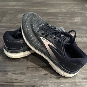 Brooks Dyad 11